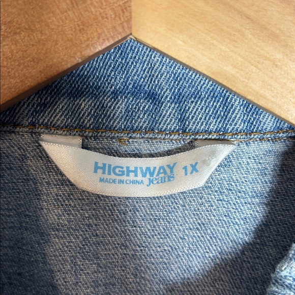 Vintage Highway  Jeans Bedazzled Distressed Denim Jacket 1X - Picture 3 of 4